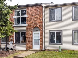 1766 Raleigh Ln, Hoffman Estates, IL 60169