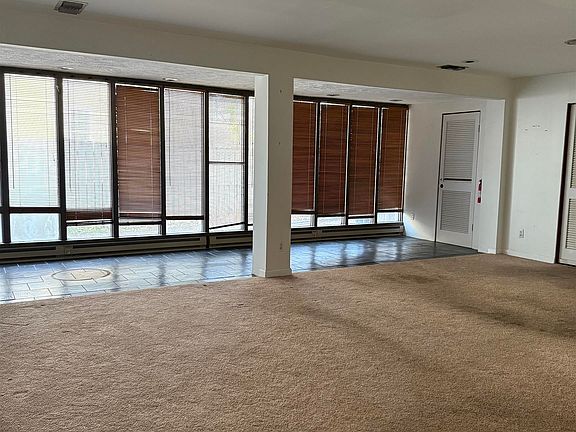 3rd image of 36 Honeysuckle Dr