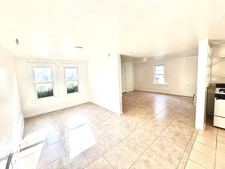 5516 F St #B — Photo 7