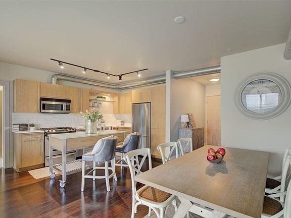 4th image of 530 Broadway Ave E #400