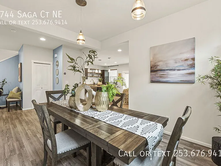 2744 Saga Ct NE — Photo 2