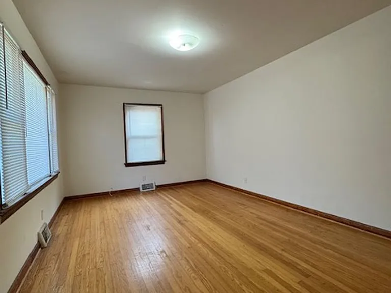 906 N Audubon Ave — Photo 2