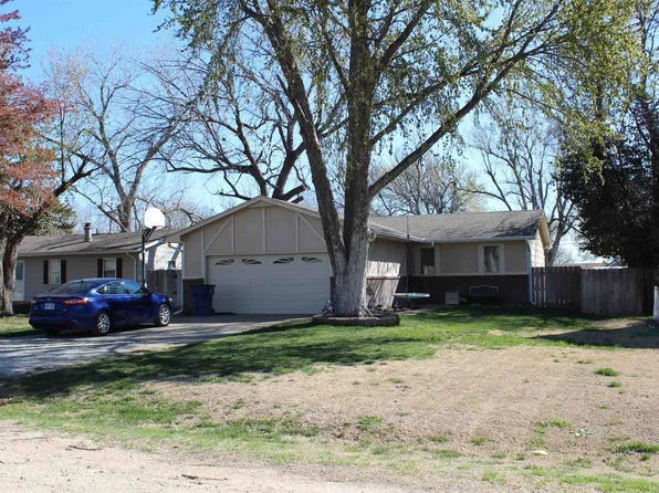 208 N Cedar St, Goddard, KS 67052