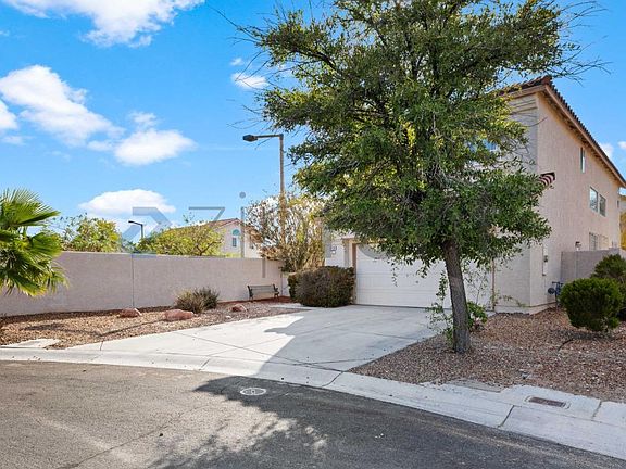2nd image of 1701 Park Mesa Ln
