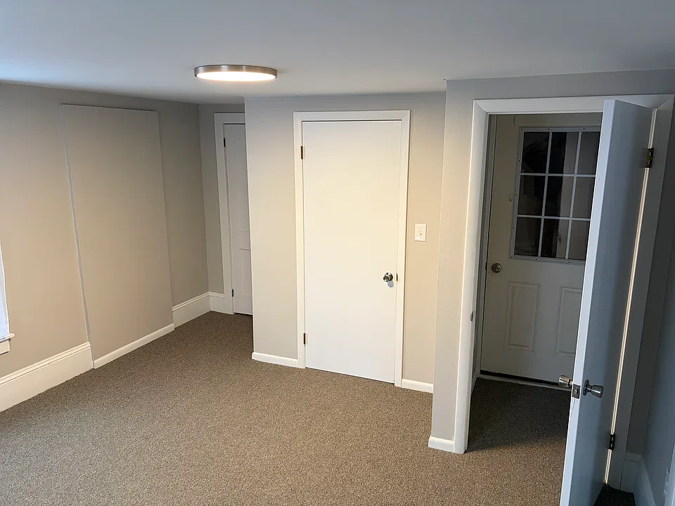 24 Saint Charles St #1