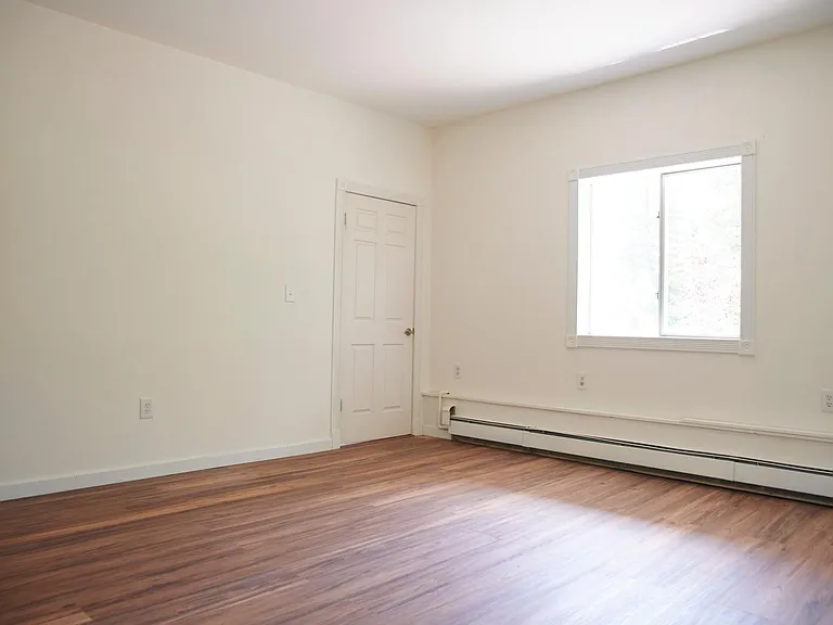 124 Hill Rd — Photo 29