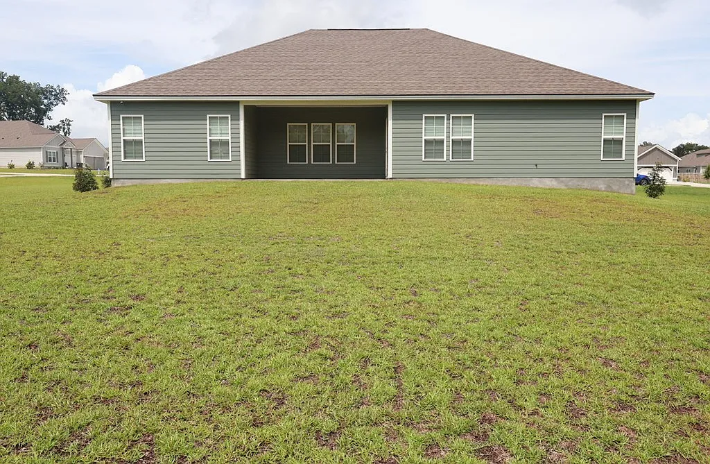 4 bed, 3.5 bath, 2455 sqft, $2,300 — Photo 3