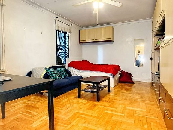 3rd image of 208 E 28th St APT 3C