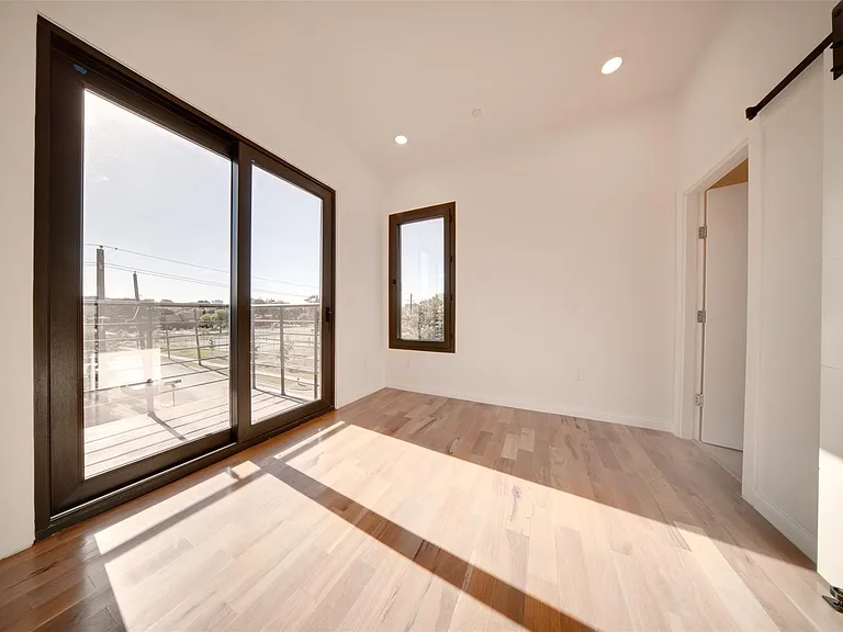 1920 Caddo St #204A — Photo 15