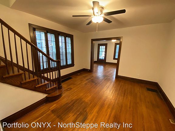 5th image of 2886 N High St #6358419