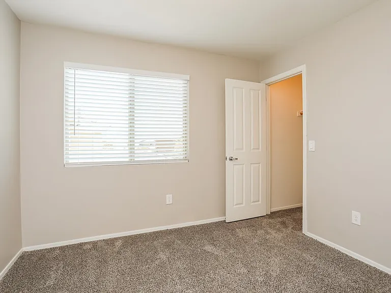 868 W Calle Arroyo Norte — Photo 13