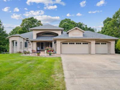 10849 Golden Oaks Dr, Dubuque, IA, 52003