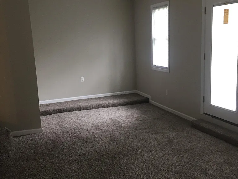 21670 Tulane Ave — Photo 14
