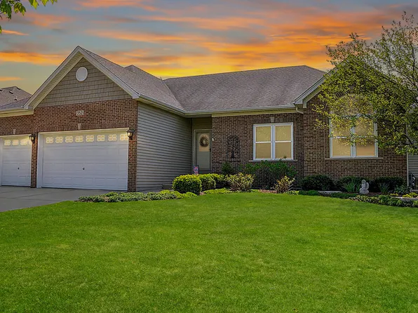 352 Andover Dr, Oswego, IL 60543