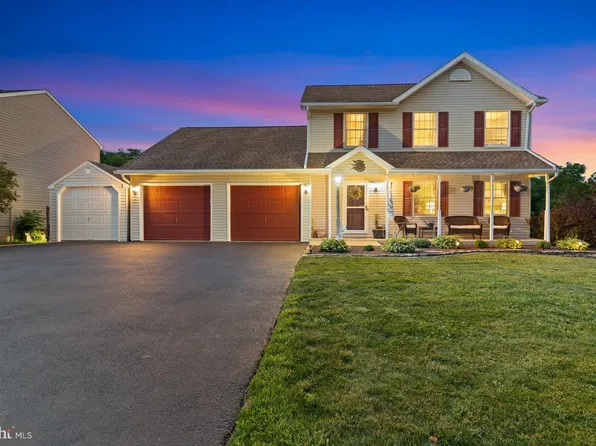 2911 Village Square Dr, Dover, PA 17315