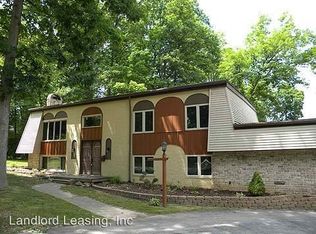 823 Willow Hollow Ct, Amherst, OH