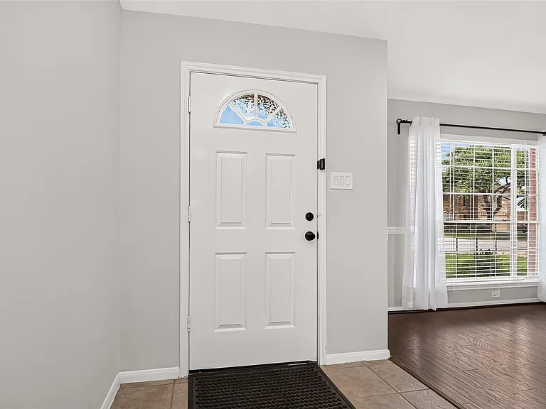 9710 Berkshire Trce — Photo 3