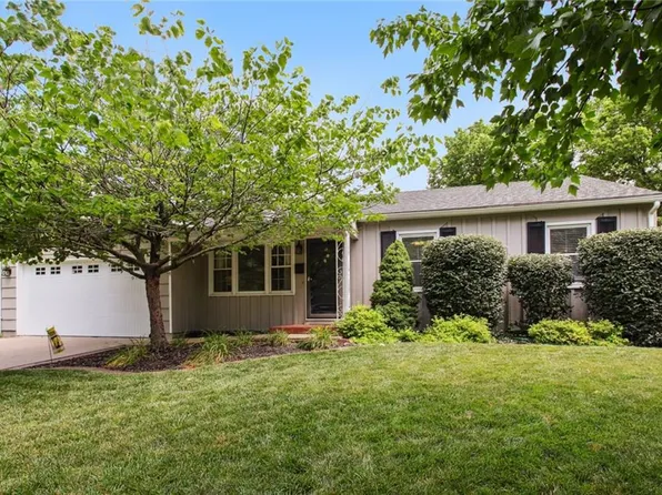 4340 W 63rd St, Prairie Village, KS 66208