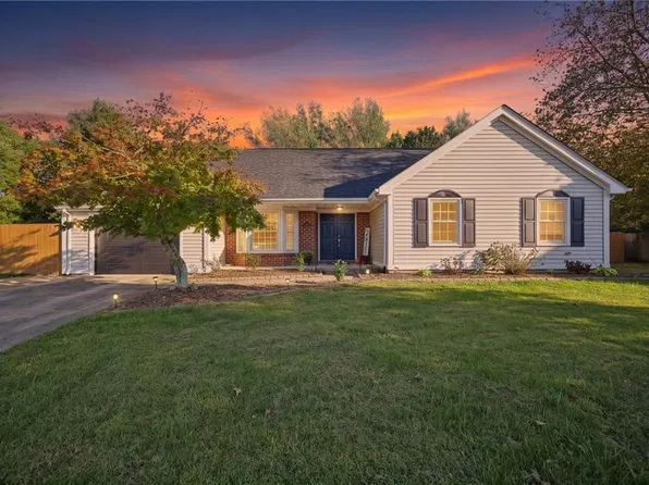 2524 Bordeaux Ct, Virginia Beach, VA 23456