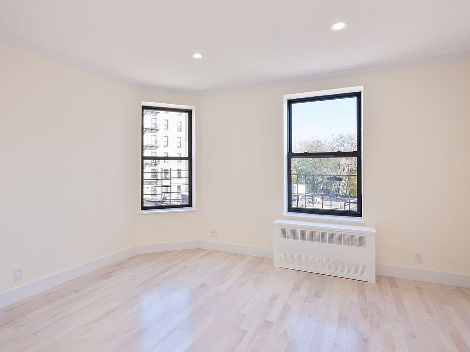 1st image of 921 Washington Ave APT 3J
