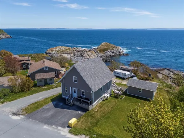 13 The Green Road, Upper Island Cove, NL A0A4E0