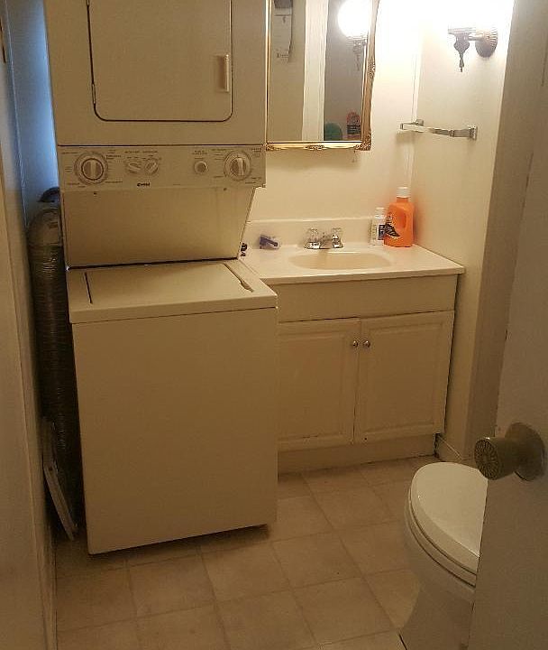 2nd image of 209 Aspen Rd #1