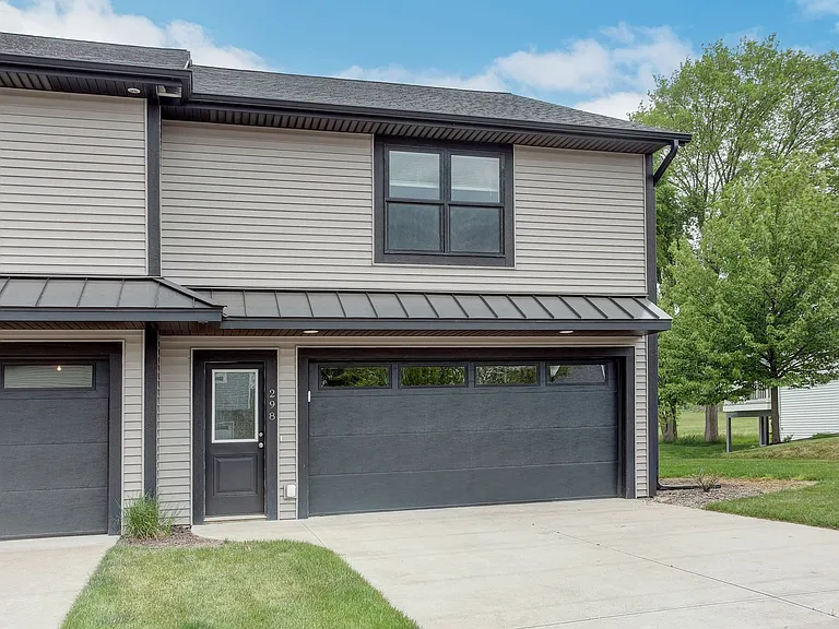 298 Northwest Xing — Photo 2