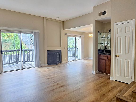 5th image of 3800 Stocker St APT 28
