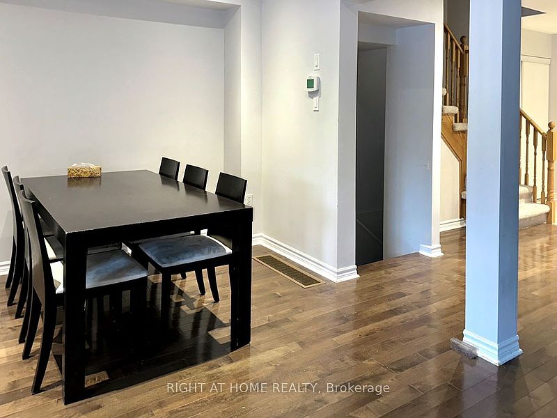 Oakville Townhouse for rent - 3 Bedrooms — photo 4