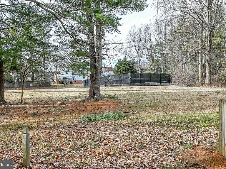 6144 Windward Dr — Photo 37