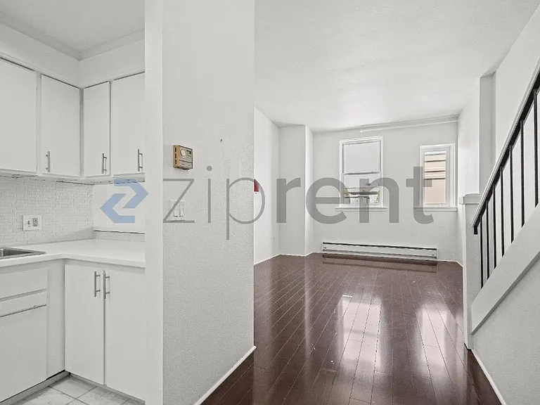 1406 Harvard Ave #16 — Photo 9