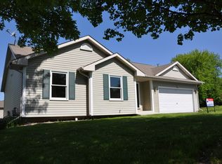 108 Rochester Rd NE, Poplar Grove, IL 61065