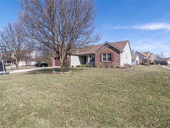 2nd image of 9942 Suncoral Cir