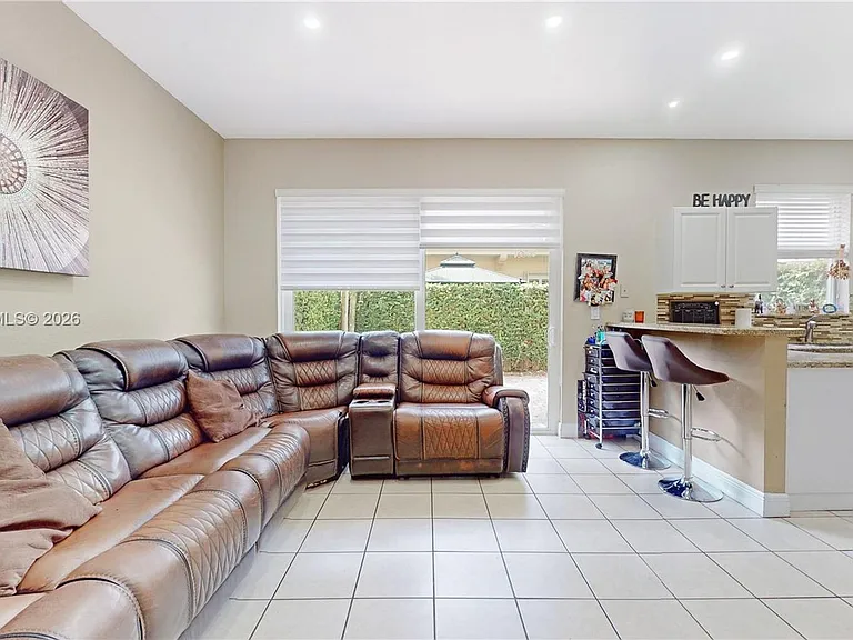 12808 SW 132nd Ter — Photo 8