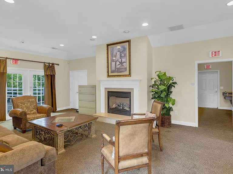 16 Cardiff Ct — Photo 51