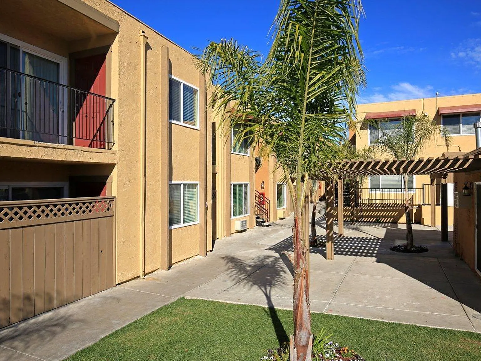 Spring Gardens Apartments — Photo 3
