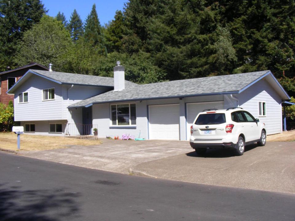 1st image of 1344 NW Deer Dr