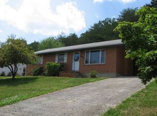 826 Estates Rd SE, Roanoke, VA 24014