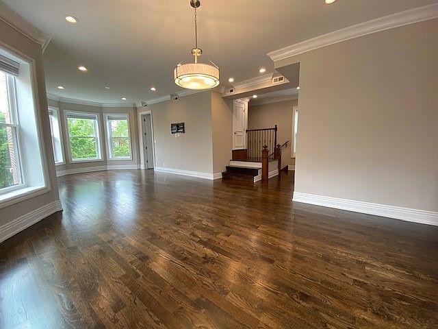 1st image of 3433 N Janssen Ave #35