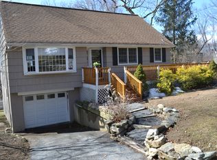 29 Tulip Rd, Mahopac, NY 10541