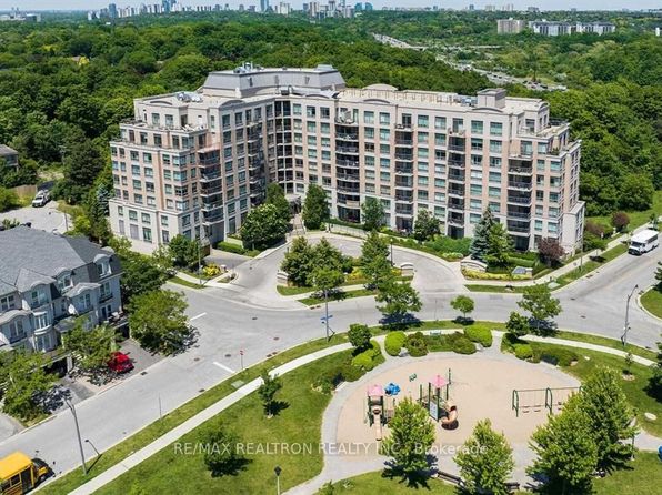 16 Dallimore Cir #414, Toronto, ON M3C 4C4