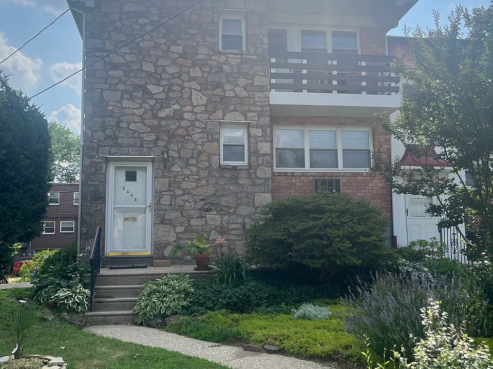 5445 Houghton Pl #3