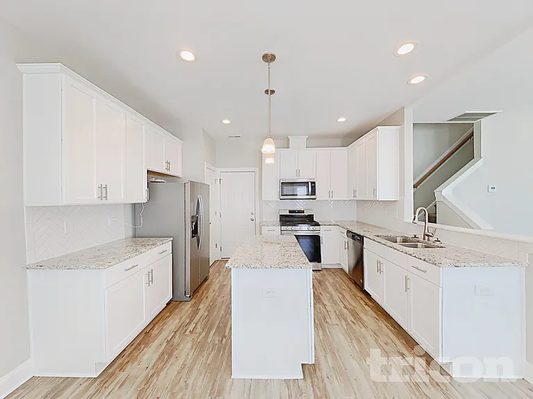 834 Lakemont Dr — Photo 7