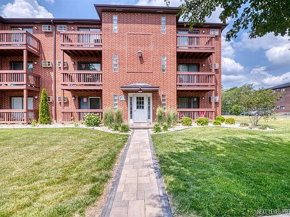 3rd image of 1132 Evergreen Ave APT 3B