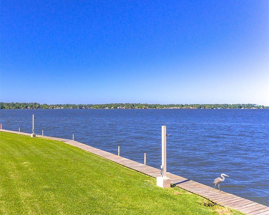 1st image of 139 April Point Dr S Unit 139