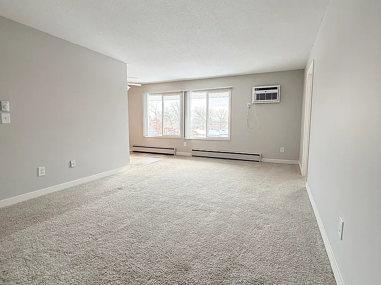 Edgerton Highlands Apartments — Photo 51