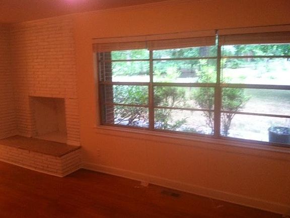 4th image of 3649 Pine View Cir