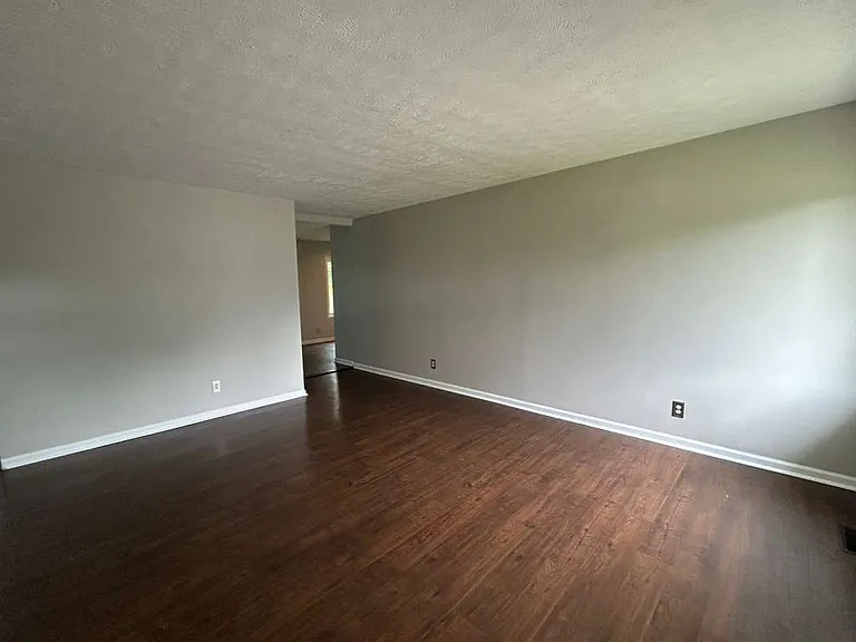 23345 Comstock Rd — Photo 15