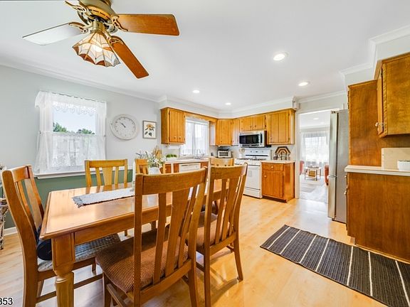 3rd image of 719 Godwin Ave