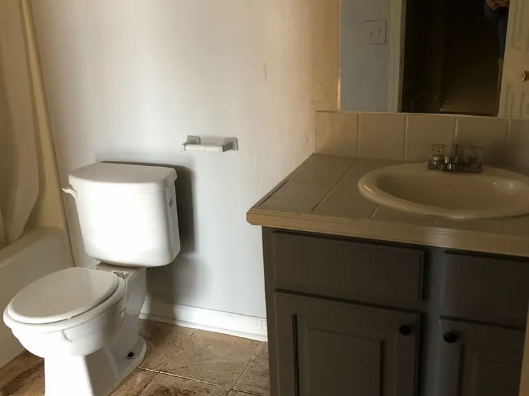 100 Anchorage Rd #13 — Photo 5